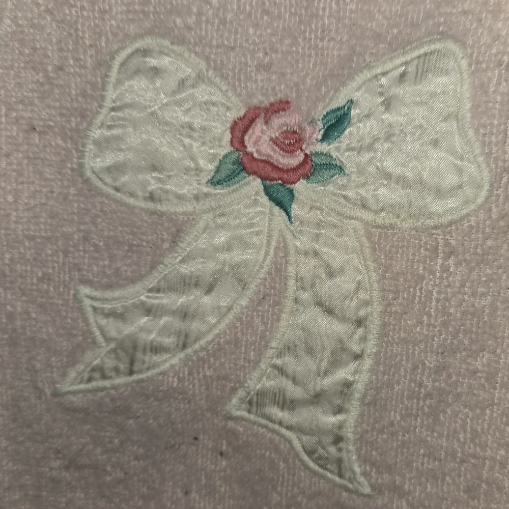 Vintage The Bathworks Pink Embroidered Applique Towel 42x23 - Picture 4 of 7
